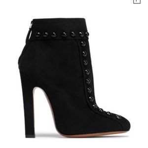 Alaía Suede Button Heel Boot